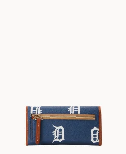 Dooney & Bourke Grab and Go | Clutches^MLB Continental Clutch
